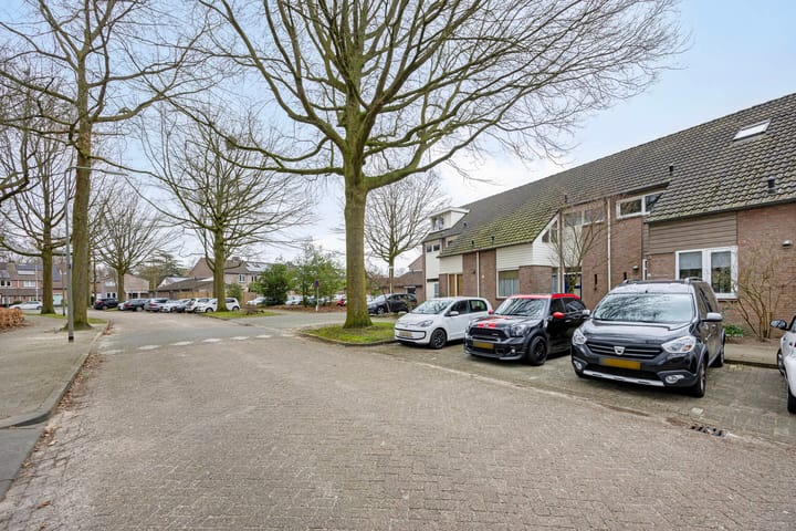 Photo 37 of Schoutstraat 10