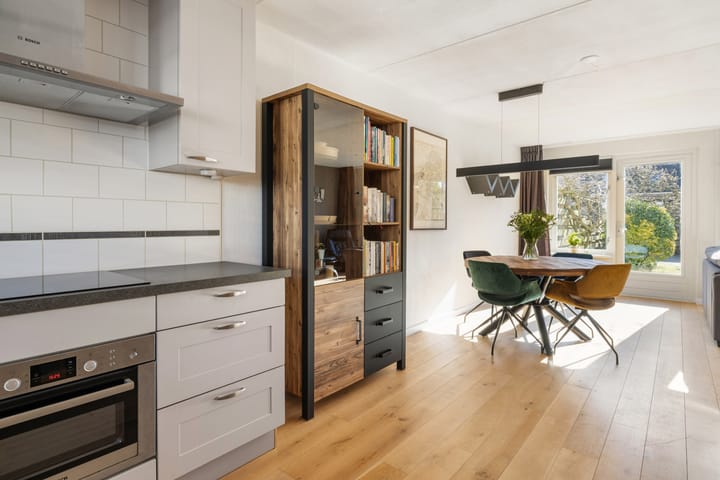 Photo 12 of Philippote van der Marckstraat 7