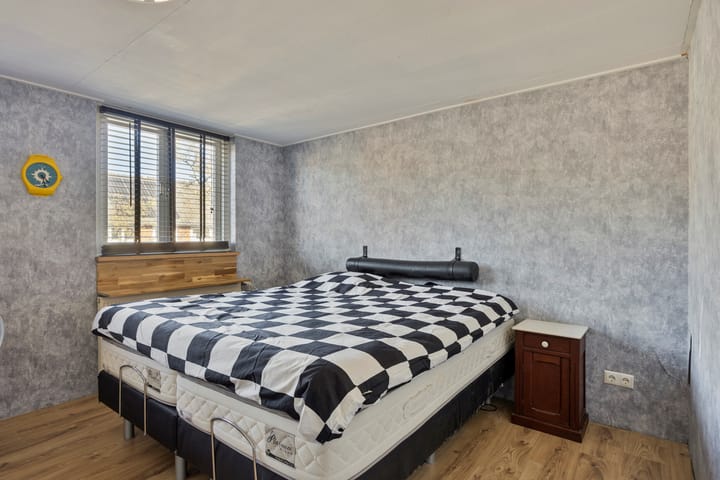 Foto 16 van Van Leeuwenhoekstraat 10