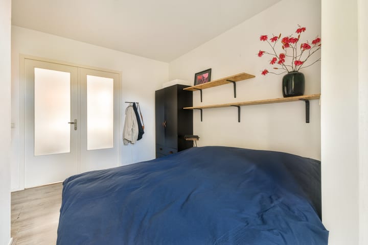 Photo 11 of Van Hallstraat 43-H