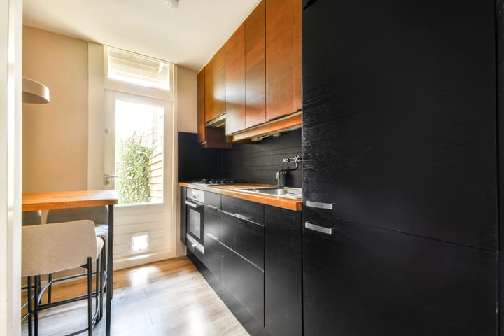 Photo 16 of Van Hallstraat 43-H