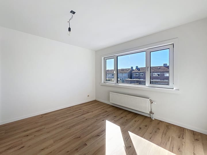 Foto 9 van Pastoor J.A.M. van den Muijsenbergstraat 9