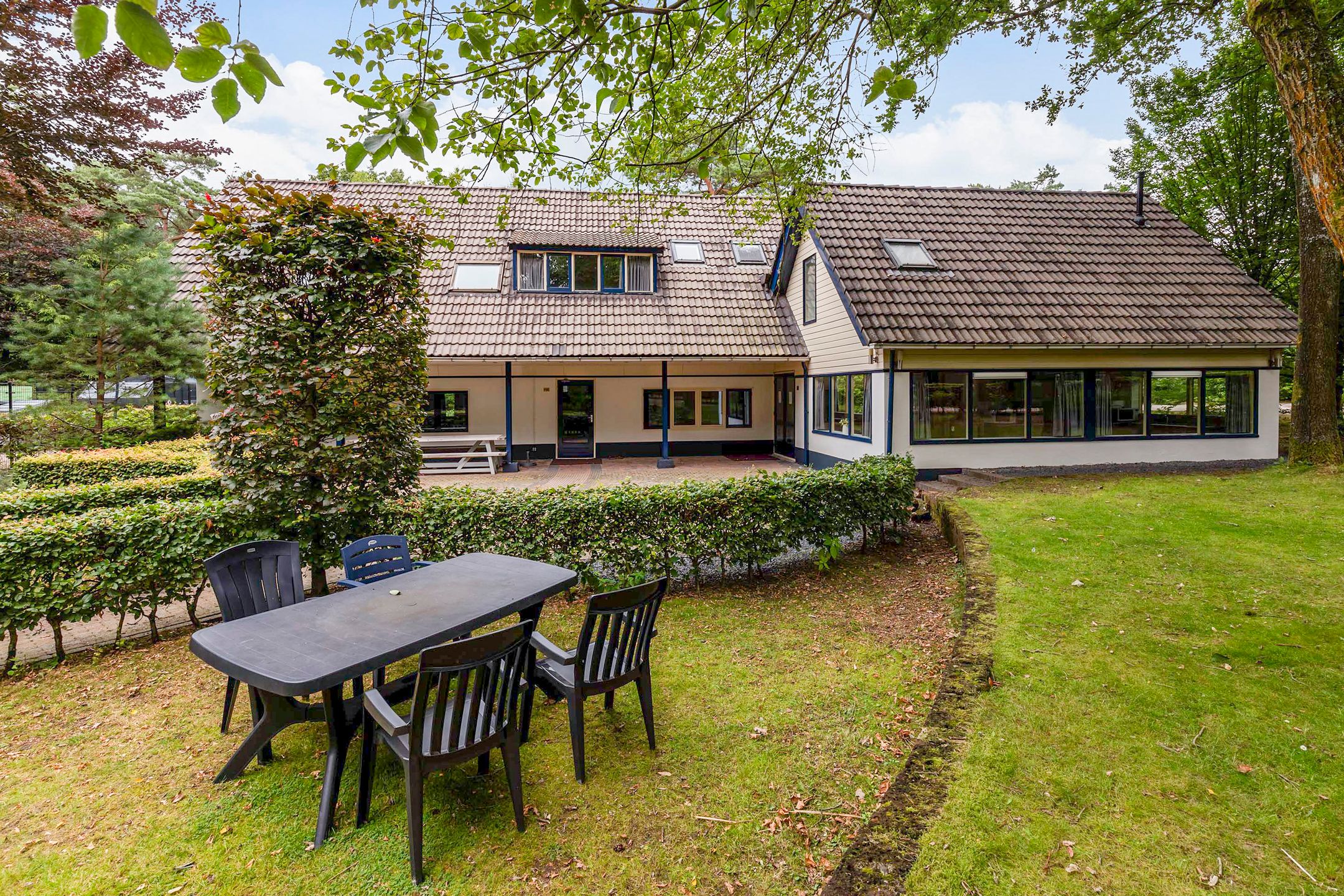 12-bedroom freehold villa in Beekbergen — photo 2 of 5