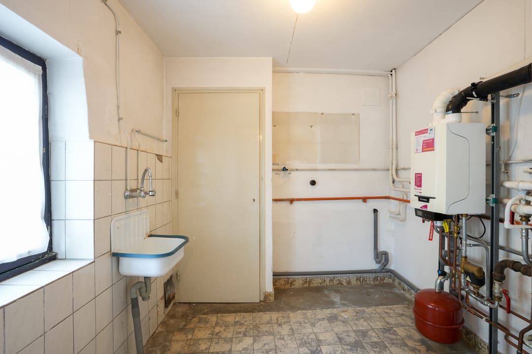 Photo 11 of Strucht 93