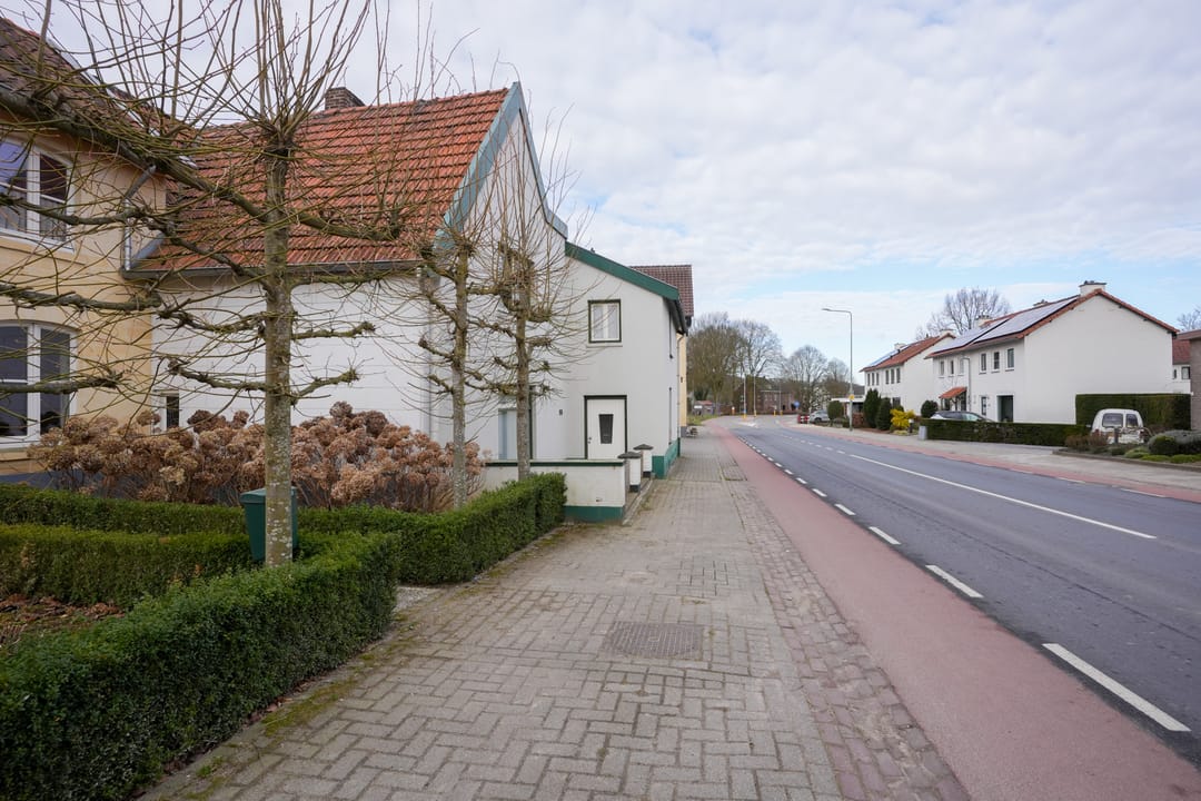 Photo 2 of Strucht 93
