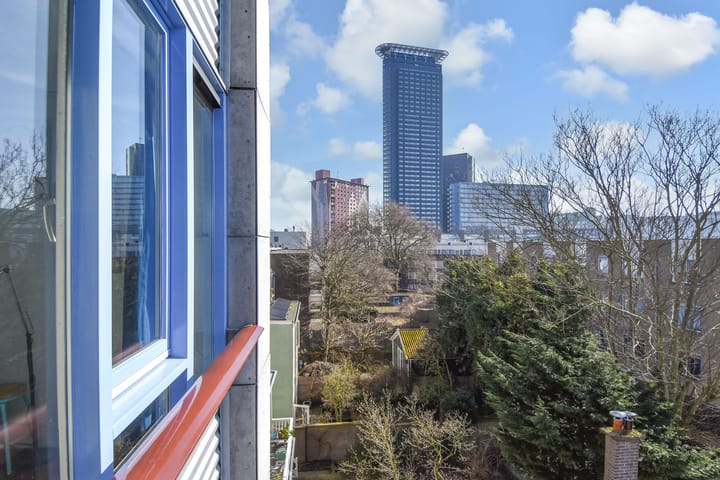 Photo 23 of Huijgensstraat 13-D