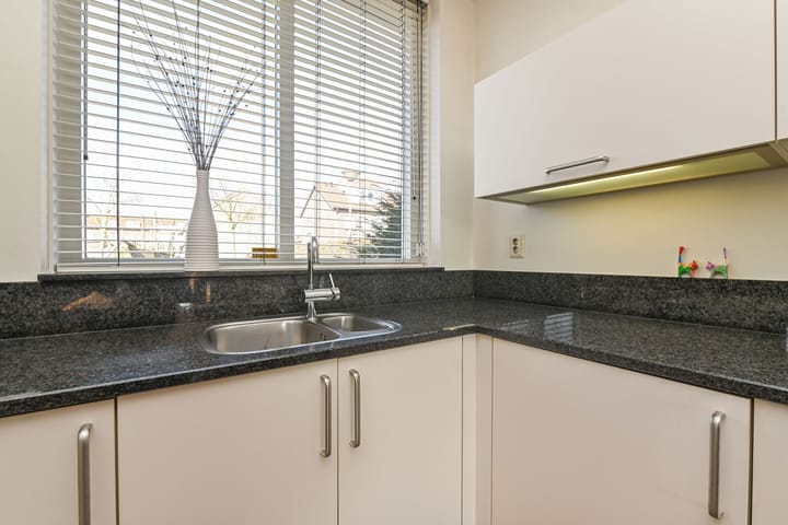 Foto 32 van Renovalaan 1