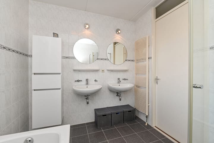 Foto 43 van Renovalaan 1