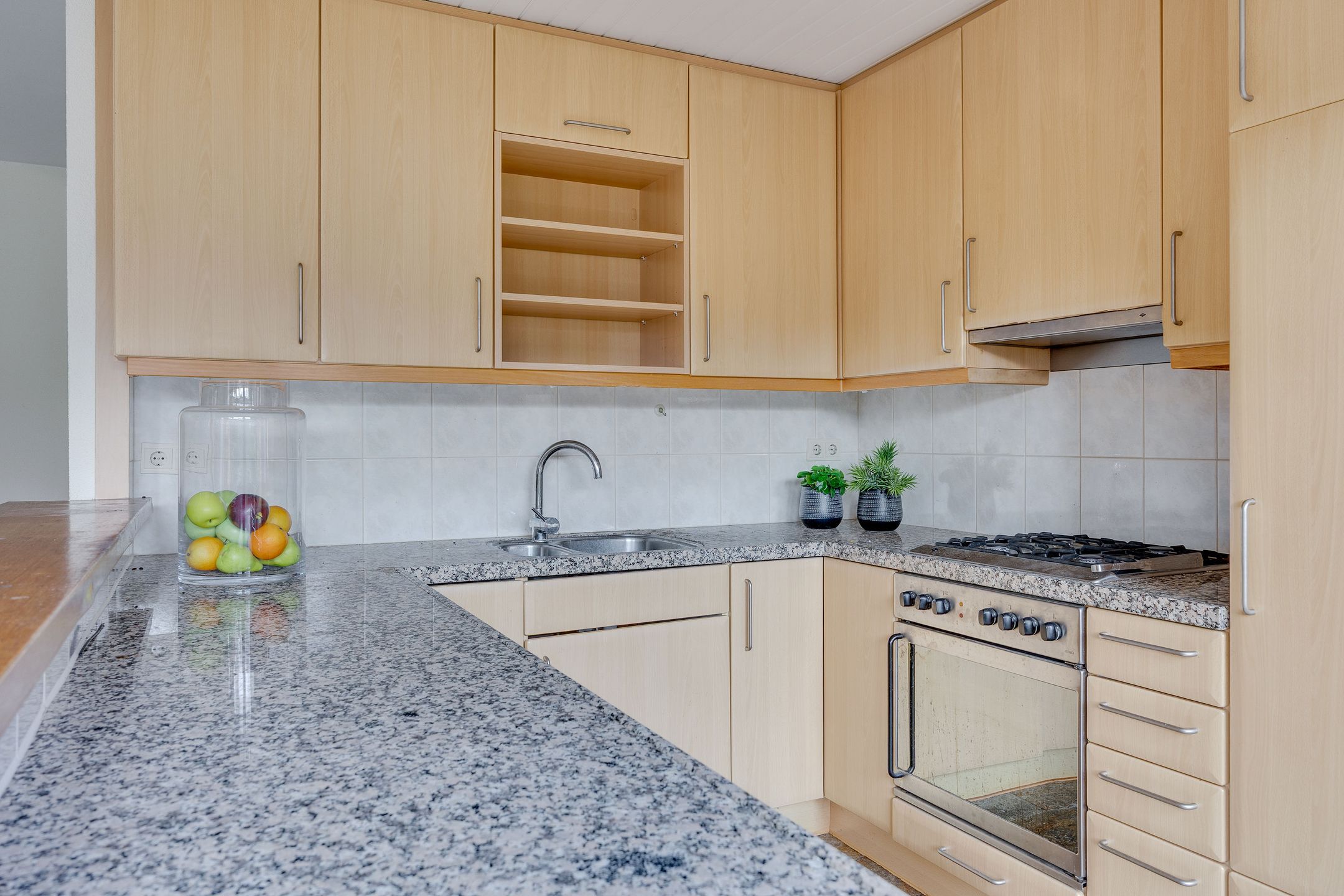 Foto 15 van Middenlaan 14