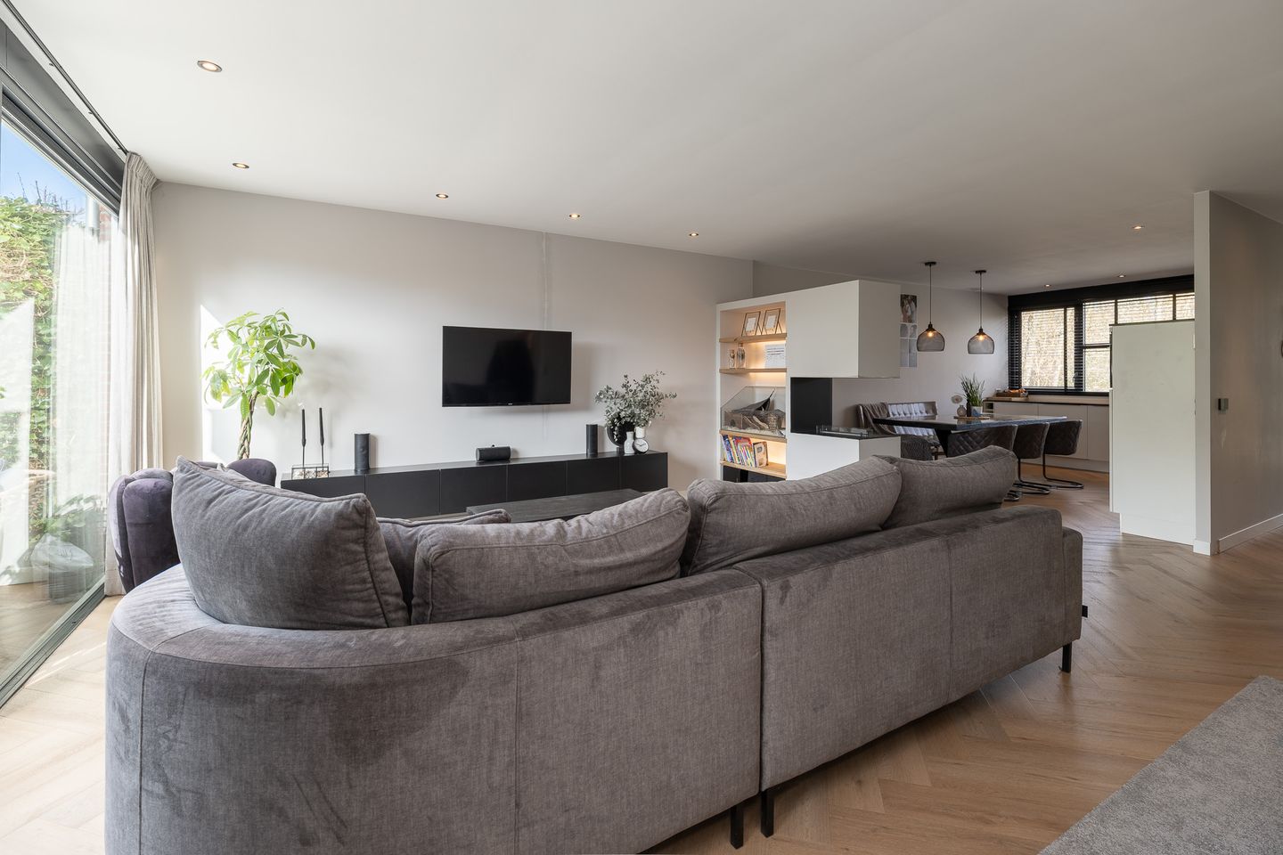 Foto 10 van Ambon 40