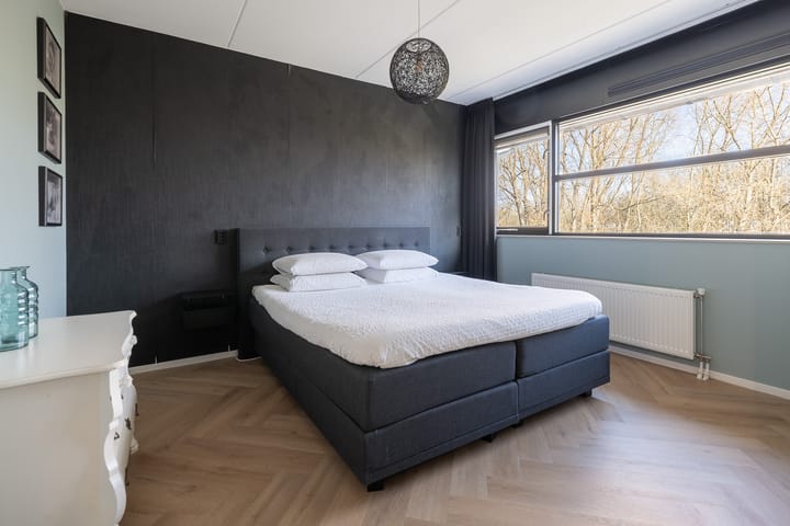 Foto 13 van Ambon 40