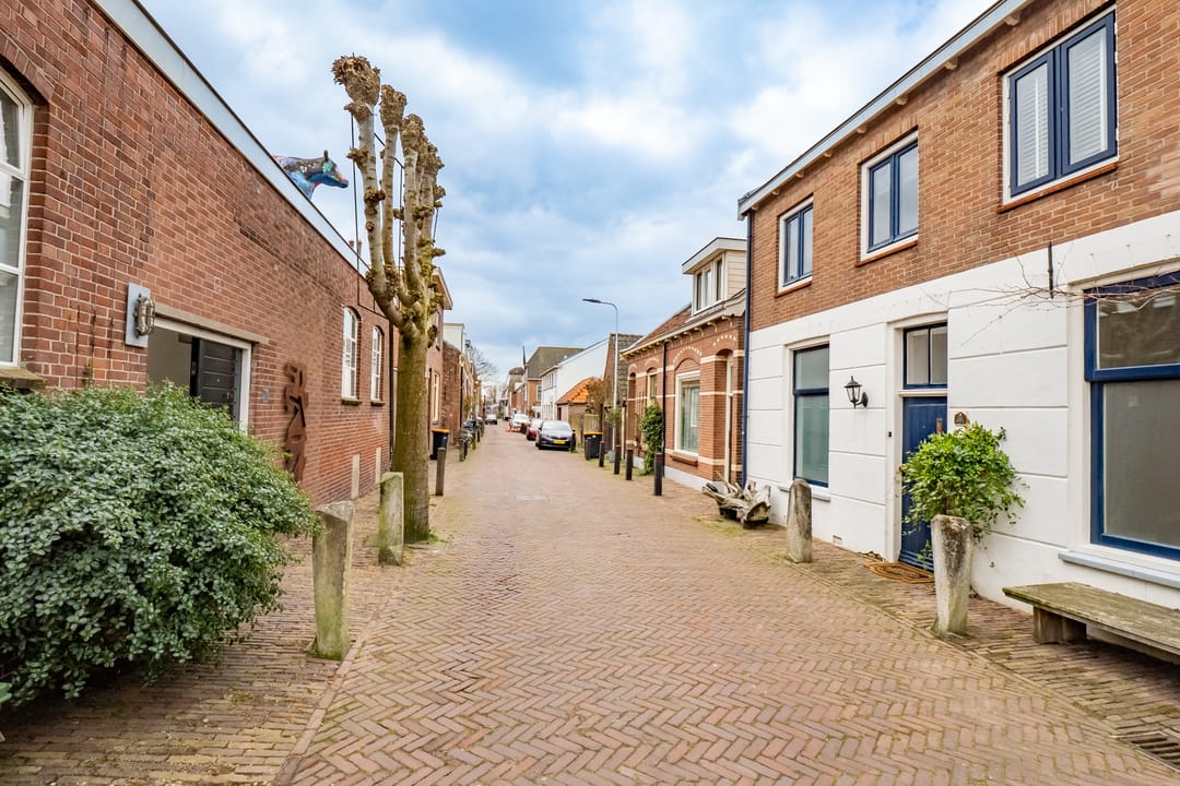 Photo 37 of Walkade 24