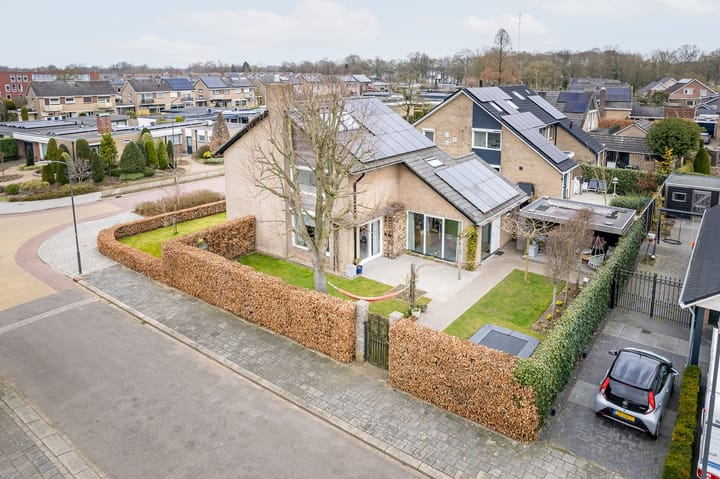 Foto 1 van Brederostraat 10