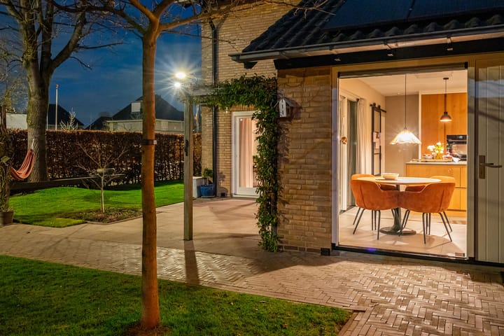 Foto 22 van Brederostraat 10