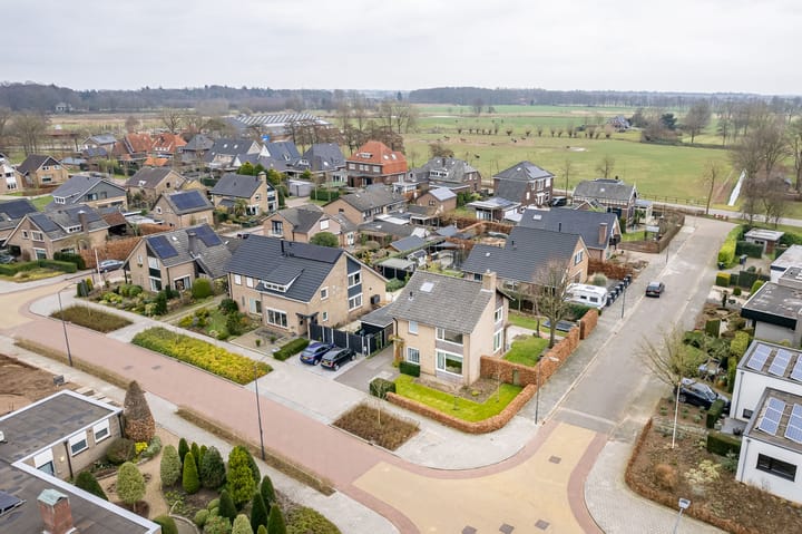 Foto 55 van Brederostraat 10