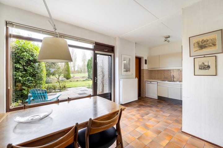 Foto 4 van van Almondeweg 50