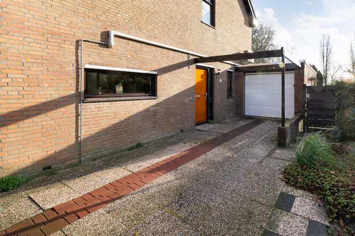 Foto 8 van van Almondeweg 50