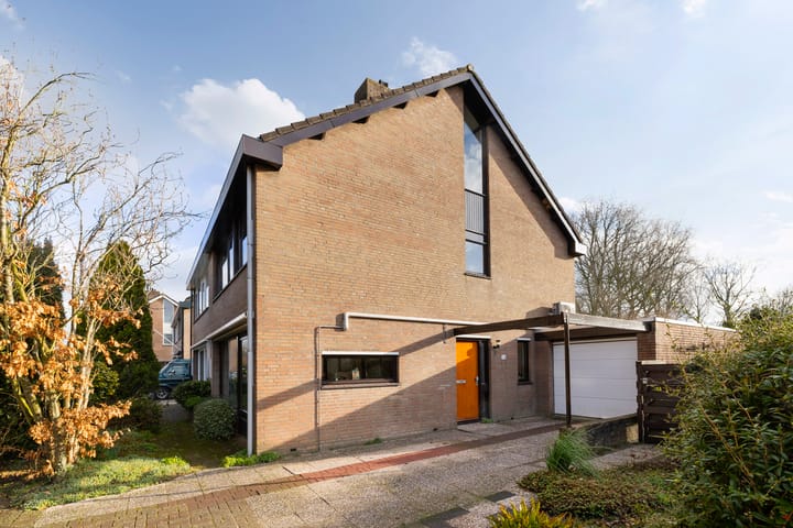 Foto 7 van van Almondeweg 50