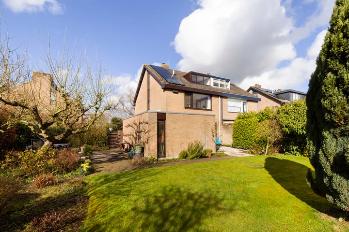 Foto 5 van van Almondeweg 50