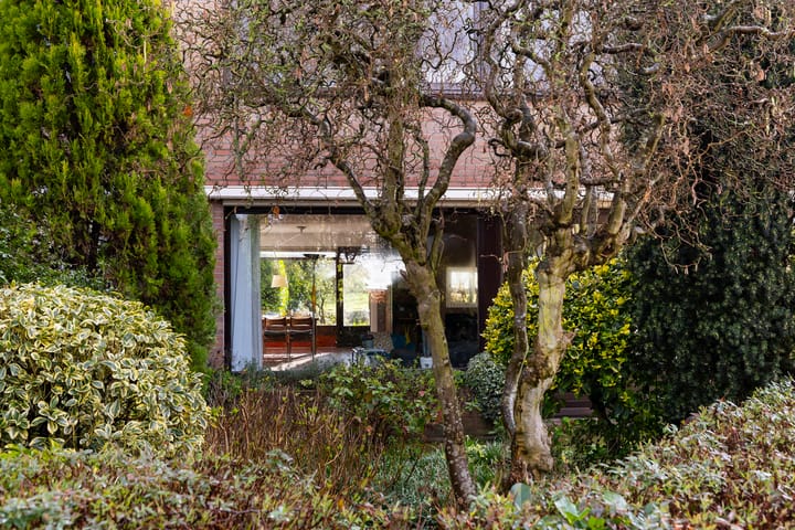 Foto 9 van van Almondeweg 50