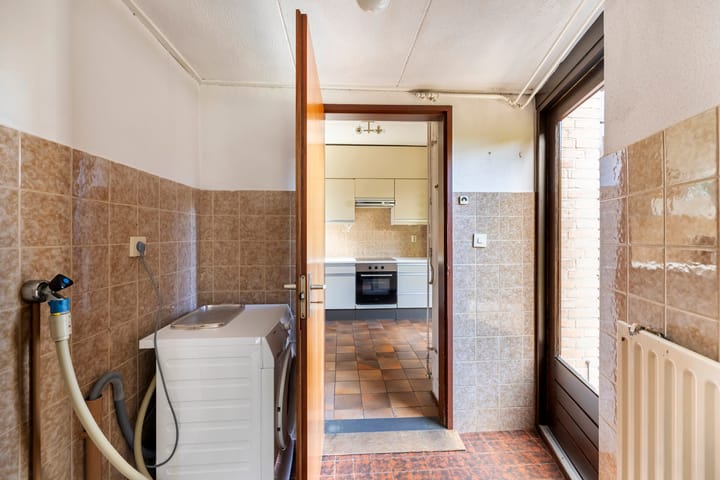 Foto 28 van van Almondeweg 50