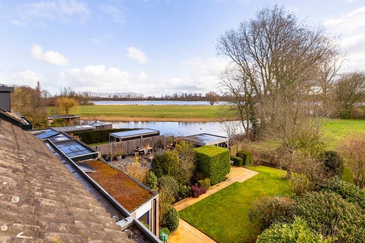 Foto 30 van van Almondeweg 50