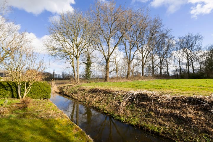 Foto 35 van van Almondeweg 50