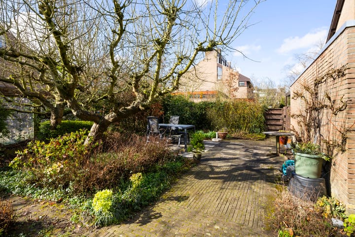 Foto 36 van van Almondeweg 50