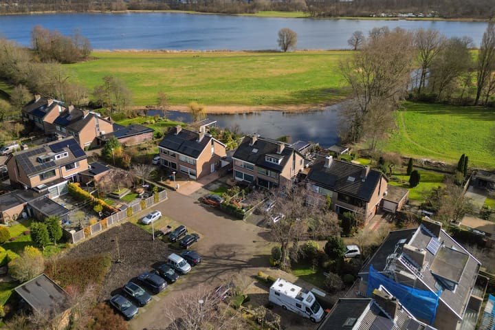 Foto 40 van van Almondeweg 50