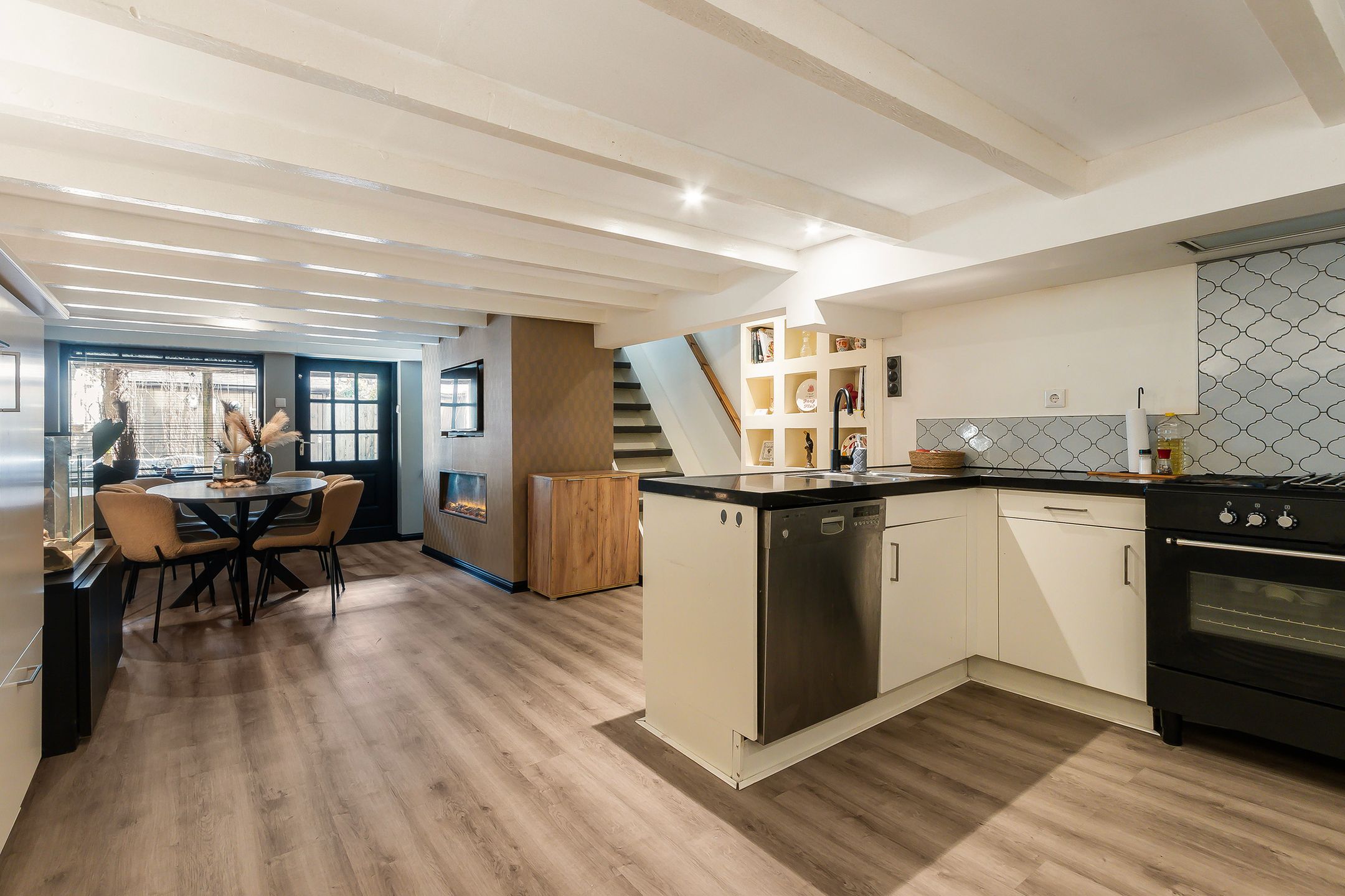 Foto 15 van Floresstraat 44