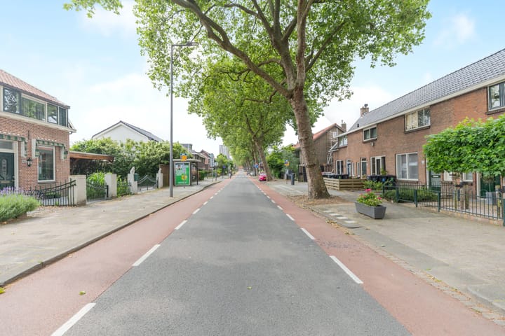 Photo 3 of Koninginneweg 210