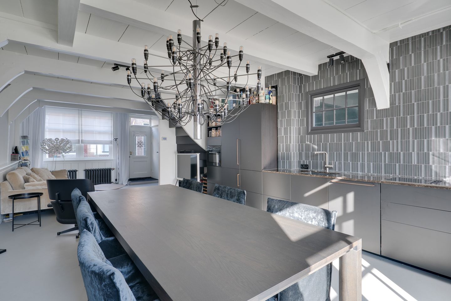 Foto 10 van Rechtestraat 25