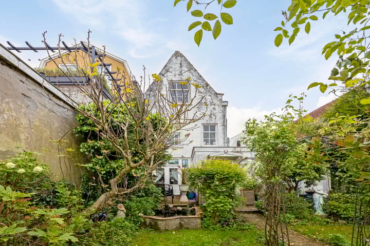 Photo 29 of Voorstraat 6