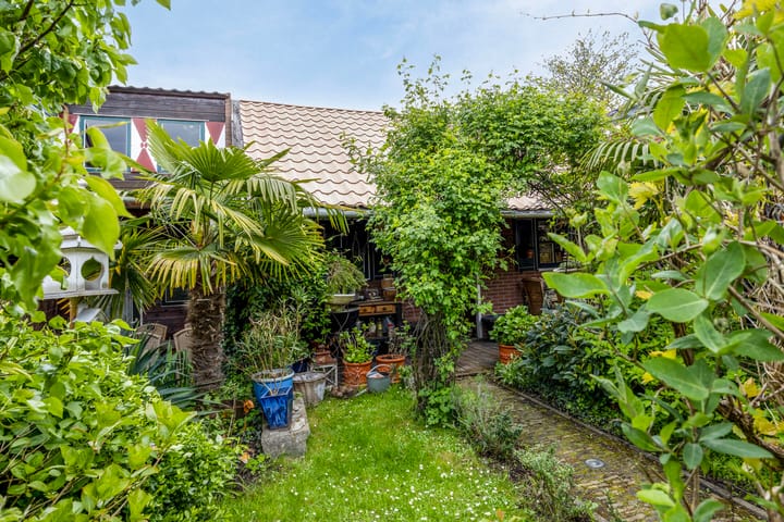 Photo 30 of Voorstraat 6