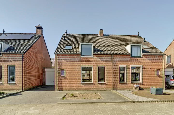 Foto 11 van van Heinsbergstraat 13