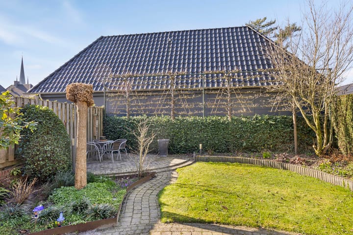 Foto 30 van van Duijnhovenstraat 11