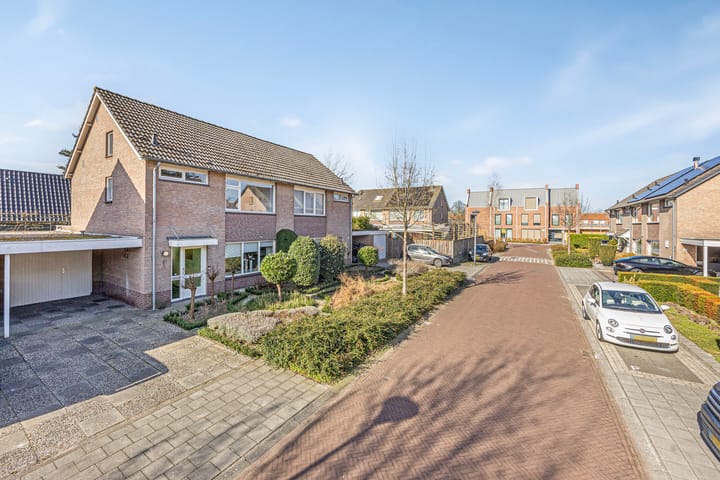 Foto 31 van van Duijnhovenstraat 11