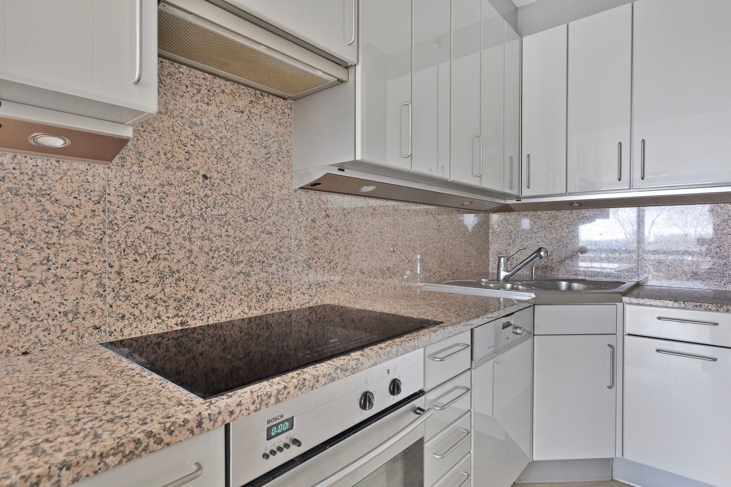 Foto 20 van Suze Groenewegstraat 107