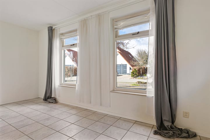 Photo 4 of Meerkoet 66