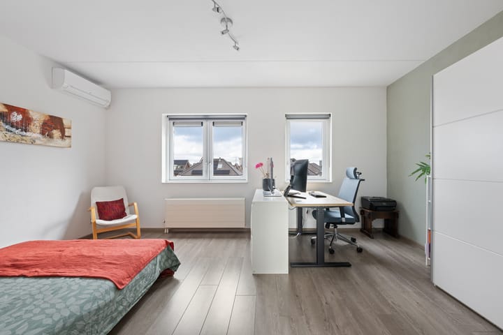 Foto 18 van Laan van Magisch Realisme 21-B