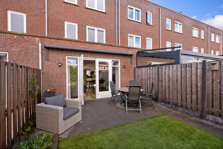 Foto 22 van Laan van Magisch Realisme 21-B