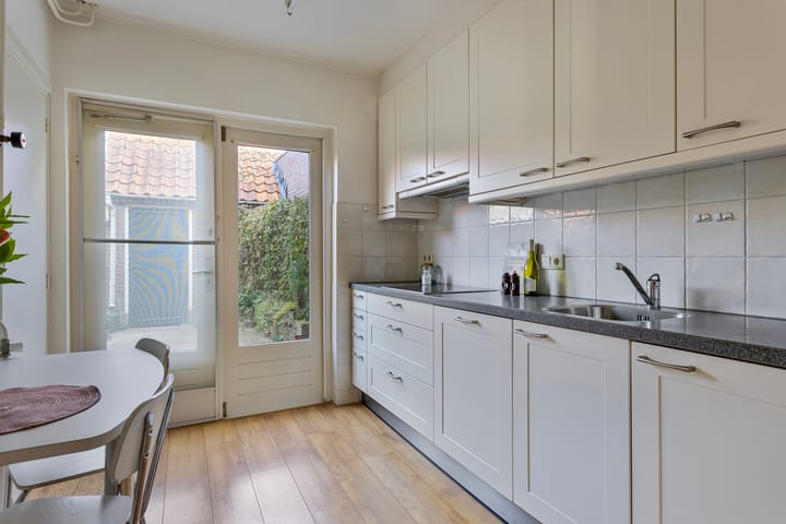 Foto 8 van Esschestraat 64