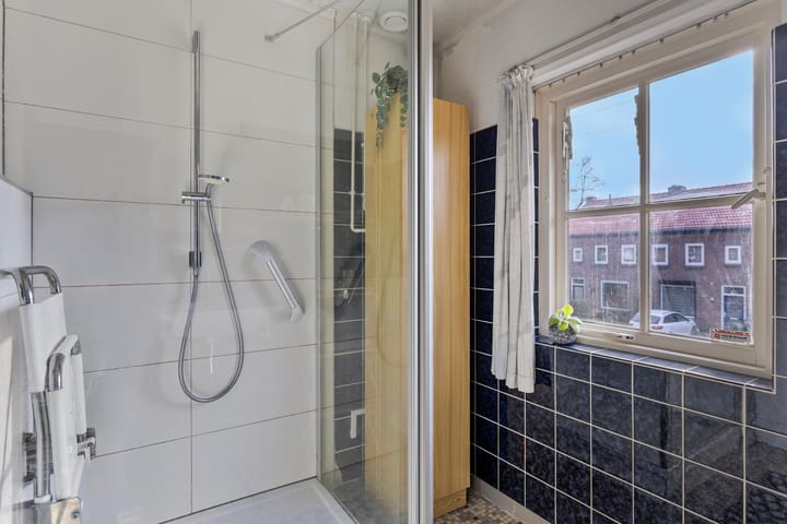 Foto 18 van Esschestraat 64