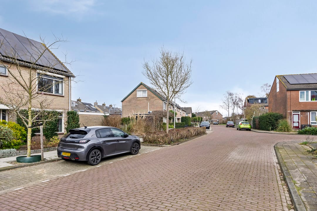 Photo 11 of Albert Schweitzerlaan 12