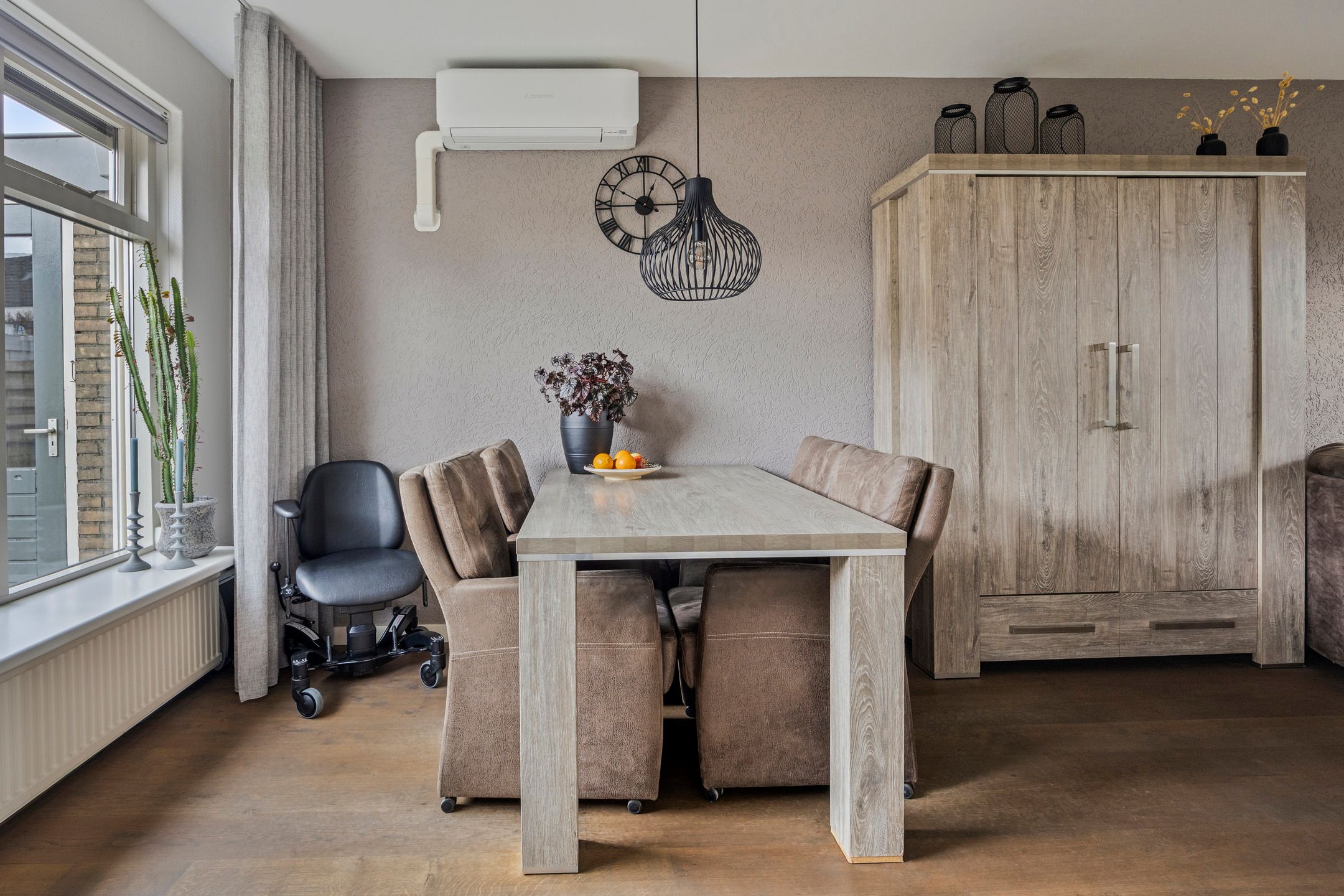 Photo 21 of Albert Schweitzerlaan 12