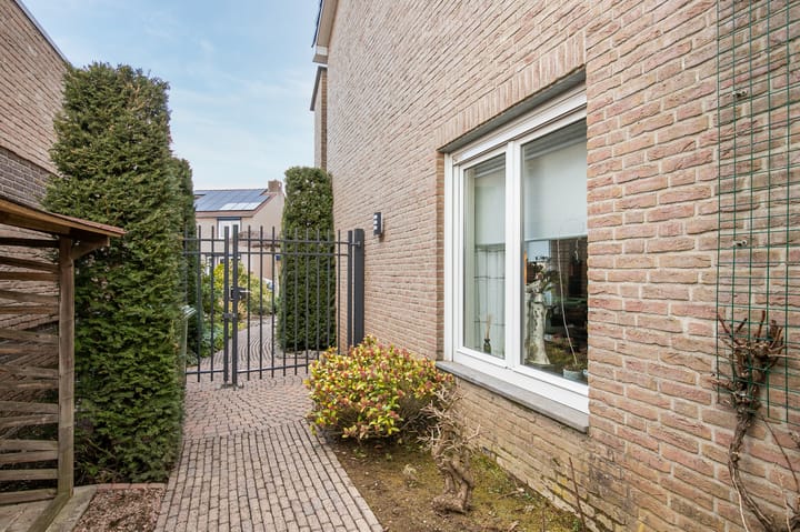 Foto 33 van Mondriaanstraat 17