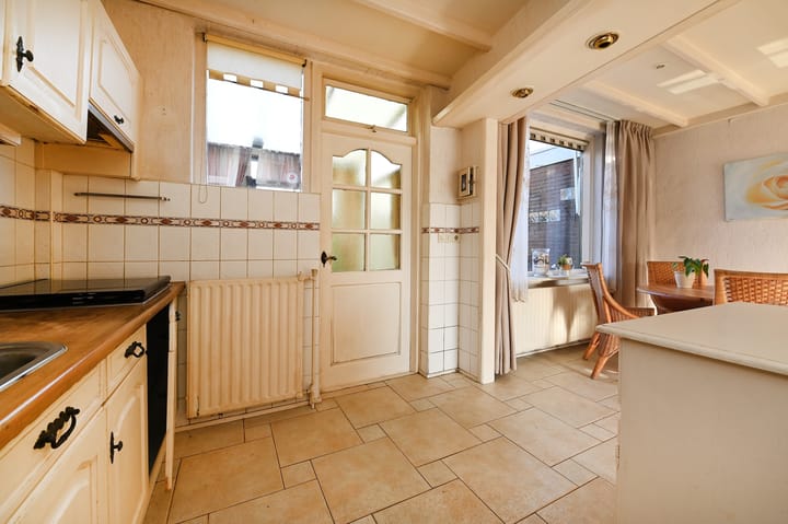 Photo 13 of Erberveltstraat 11