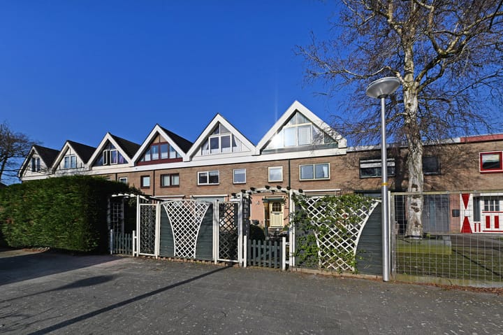 Photo 38 of Erberveltstraat 11