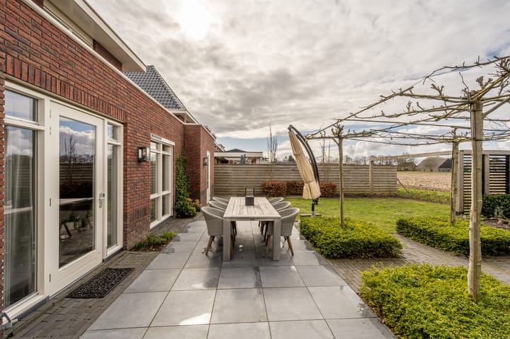 Foto 45 van Cor Dirksestraat 28