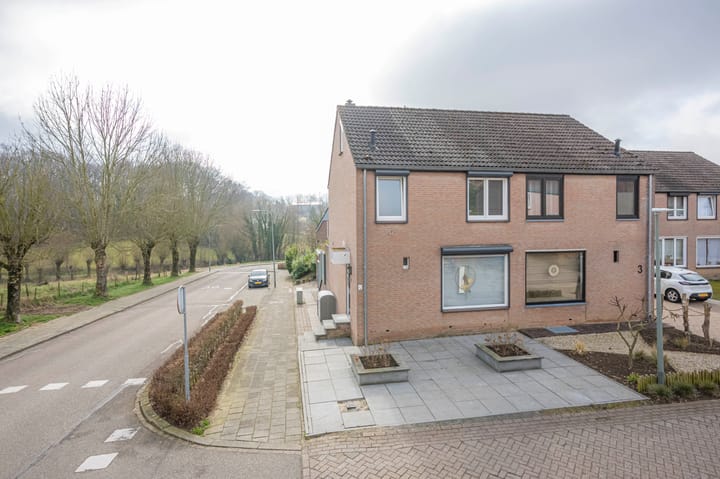 Foto 1 van Moogstraat 1